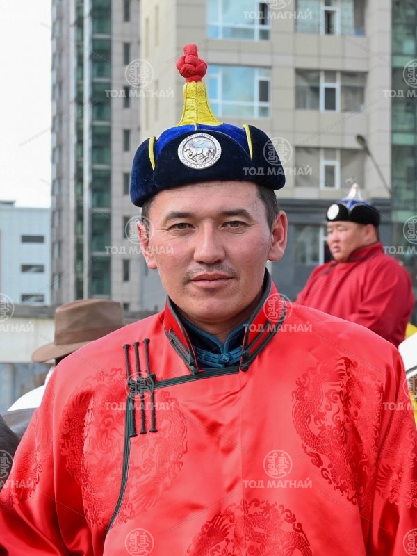 Аймгийн алдарт Ариунболд